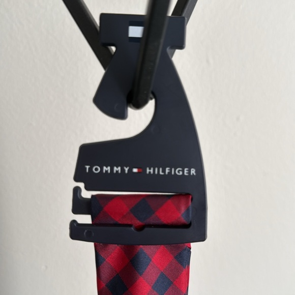 Tommy Hilfiger Red and Navy Necktie - Picture 2 of 7